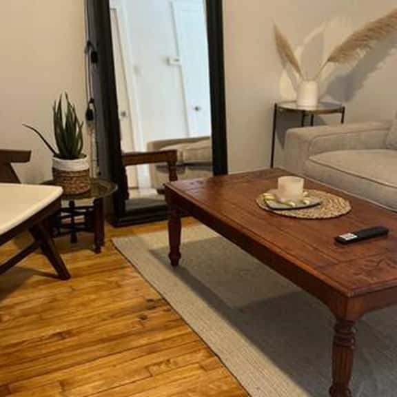Cozy stay- at the heart of Le Plateau - Imagen 1